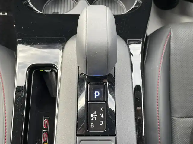 トヨタ プリウス Z 兵庫県 2024(令6)年 1.7万km グレー 純正１２．３インチディスプレイオーディオ/追従クルコン/前方ドラレコ/１９インチＡＷ/デジタルインナミラー/パノラマビュー/パワーバックドア　/ＢＴ/ＴｙｐｅＣ接続/レザー/オートハイビーム/ビルトインETC2.0/フルセグ/AC100V/D+N席シートヒーター/エアシート/ステアリングヒーター/ヘッドライトレベロイザ/ワイヤレス充電