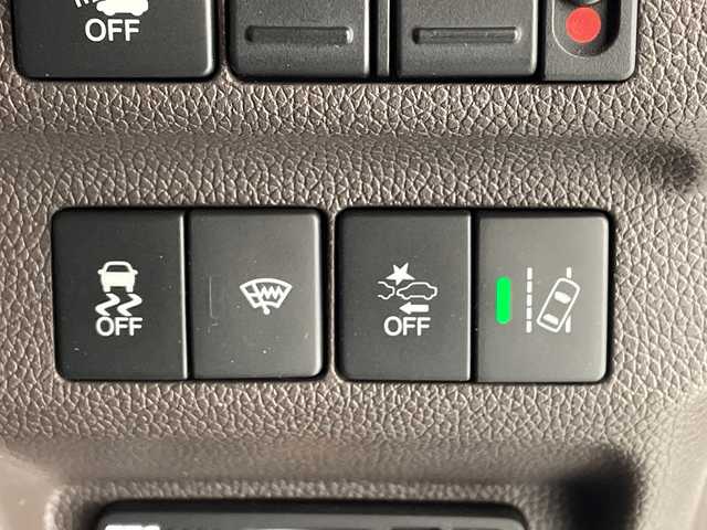 ホンダ フリード ハイブリット G ホンダセンシング 愛知県 2017(平29)年 6.5万km ホワイトオーキッドパール ホンダセンシング/両側パワースライドドア/純正9型ナビ　SDカードなし/バックカメラ/レーダークルーズコントロール/ETC/ドライブレコーダー/衝突軽減システム/フルセグ/CD DVD/Bluetooth/ステアリングスイッチ/スマートキー/プッシュスタート