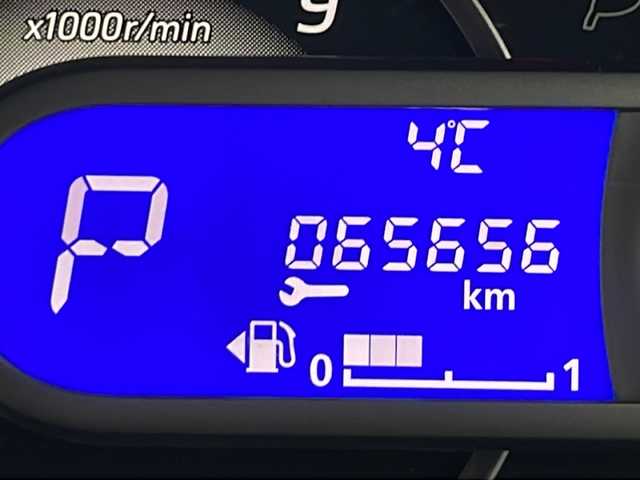 三菱 ｅＫスペース カスタムG 秋田県 2014(平26)年 6.6万km アメジストブラック 4WD/KENWOODメモリナビ　/　　CD/DVD/BT/フルセグTV/バックカメラ　/両側パワースライドドア　/HIDヘッドライト　/フォグランプ　/シートヒーター　/純正14インチアルミホイール　/アイドリングストップ　/横滑り防止装置　/リアサンシェード/オートエアコン/スマートキー