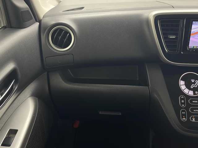 三菱 ｅＫスペース カスタムG 秋田県 2014(平26)年 6.6万km アメジストブラック 4WD/KENWOODメモリナビ　/　　CD/DVD/BT/フルセグTV/バックカメラ　/両側パワースライドドア　/HIDヘッドライト　/フォグランプ　/シートヒーター　/純正14インチアルミホイール　/アイドリングストップ　/横滑り防止装置　/リアサンシェード/オートエアコン/スマートキー