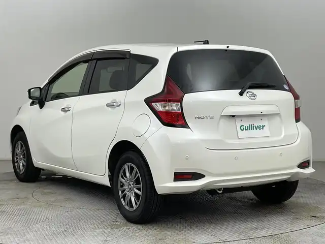 日産 ノート X FOUR 道央・札幌 2019(平31)年 5.1万km ブリリアントホワイトパール ・4WD/・エマージェンシーブレーキ/・レーンキープアシスト/・純正メモリ/・フルセグ/・Bluetooth/・CD・DVD/・AM/FM/・バックカメラ/・ETC/・コーナーセンサー/・前後ドライブレコーダー/・スマートキー/・プッシュスタート/・オートライト/・オートエアコン/・横滑り防止装置/・電格ミラー