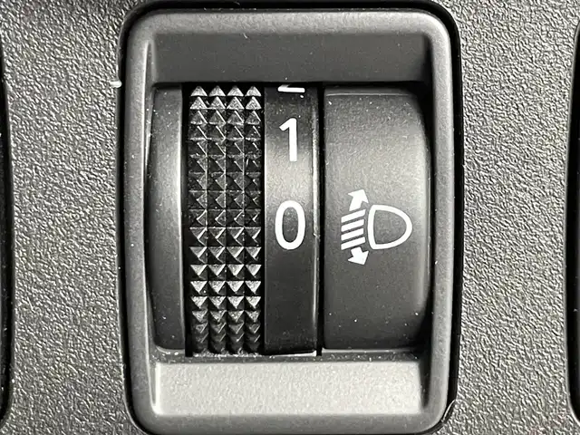 日産 ノート X FOUR 道央・札幌 2019(平31)年 5.1万km ブリリアントホワイトパール ・4WD/・エマージェンシーブレーキ/・レーンキープアシスト/・純正メモリ/・フルセグ/・Bluetooth/・CD・DVD/・AM/FM/・バックカメラ/・ETC/・コーナーセンサー/・前後ドライブレコーダー/・スマートキー/・プッシュスタート/・オートライト/・オートエアコン/・横滑り防止装置/・電格ミラー