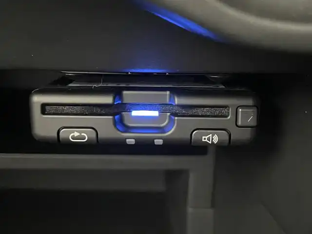 日産 ノート X FOUR 道央・札幌 2019(平31)年 5.1万km ブリリアントホワイトパール ・4WD/・エマージェンシーブレーキ/・レーンキープアシスト/・純正メモリ/・フルセグ/・Bluetooth/・CD・DVD/・AM/FM/・バックカメラ/・ETC/・コーナーセンサー/・前後ドライブレコーダー/・スマートキー/・プッシュスタート/・オートライト/・オートエアコン/・横滑り防止装置/・電格ミラー