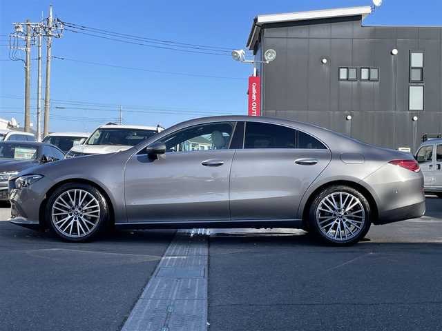 メルセデス・ベンツ ＣＬＡ２００ｄ 群馬県 2021(令3)年 2.4万km マウンテングレー レザーＥＸＣ＆アドバンスド＆ナビＰＫＧ　/パノラミックスライディングルーフ　/白レザー　/全周囲カメラ　/フルセグ　/純正ドラレコ　/シートヒーター　/スマートキー２本　/純正１８インチＡＷ　/駐車支援　/純正マット