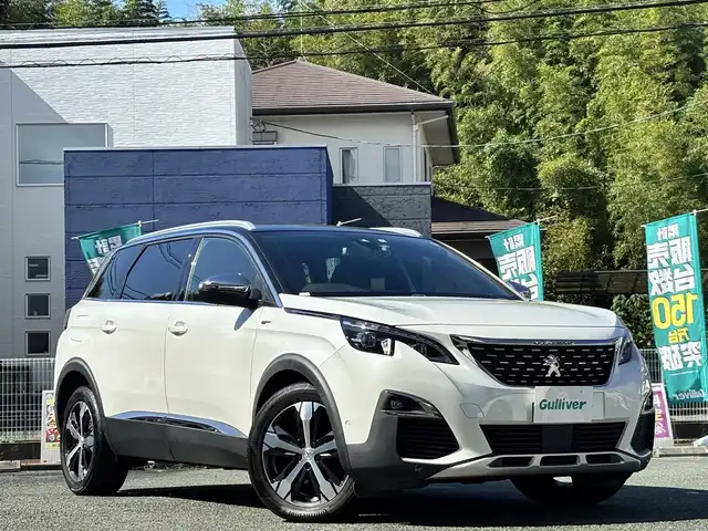 プジョー ５００８ GT ブルーHDi 熊本県 2019(令1)年 6.4万km BLANC NACRE ディスプレイオーディオ/【AppleCarPlay/AndroidAuto/Bluetooth/USB】/バックカメラ/サイドカメラ/アクティブセーフティブレーキ/レーンキープアシスト/コーナーセンサー/ブラインドスポットモニター/インテリジェントハイビーム/アダプティブクルーズコントロール/ハーフレザーシート/ステアリングリモコン/パドルシフト/パワーバックドア/ETC/電子パーキング/前後ドライブレコーダー/置くだけ充電/LEDオートライト