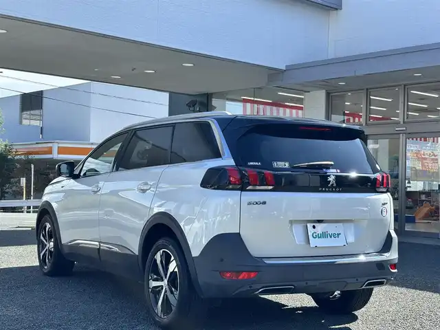 プジョー ５００８ GT ブルーHDi 熊本県 2019(令1)年 6.4万km BLANC NACRE ディスプレイオーディオ/【AppleCarPlay/AndroidAuto/Bluetooth/USB】/バックカメラ/サイドカメラ/アクティブセーフティブレーキ/レーンキープアシスト/コーナーセンサー/ブラインドスポットモニター/インテリジェントハイビーム/アダプティブクルーズコントロール/ハーフレザーシート/ステアリングリモコン/パドルシフト/パワーバックドア/ETC/電子パーキング/前後ドライブレコーダー/置くだけ充電/LEDオートライト