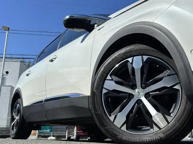 プジョー ５００８ GT ブルーHDi 熊本県 2019(令1)年 6.4万km BLANC NACRE ディスプレイオーディオ/【AppleCarPlay/AndroidAuto/Bluetooth/USB】/バックカメラ/サイドカメラ/アクティブセーフティブレーキ/レーンキープアシスト/コーナーセンサー/ブラインドスポットモニター/インテリジェントハイビーム/アダプティブクルーズコントロール/ハーフレザーシート/ステアリングリモコン/パドルシフト/パワーバックドア/ETC/電子パーキング/前後ドライブレコーダー/置くだけ充電/LEDオートライト