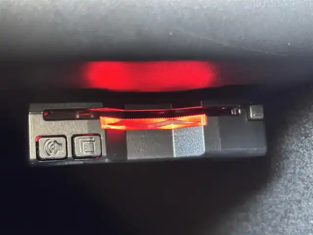 プジョー ５００８ GT ブルーHDi 熊本県 2019(令1)年 6.4万km BLANC NACRE ディスプレイオーディオ/【AppleCarPlay/AndroidAuto/Bluetooth/USB】/バックカメラ/サイドカメラ/アクティブセーフティブレーキ/レーンキープアシスト/コーナーセンサー/ブラインドスポットモニター/インテリジェントハイビーム/アダプティブクルーズコントロール/ハーフレザーシート/ステアリングリモコン/パドルシフト/パワーバックドア/ETC/電子パーキング/前後ドライブレコーダー/置くだけ充電/LEDオートライト