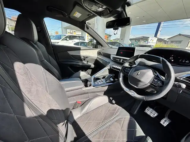 プジョー ５００８ GT ブルーHDi 熊本県 2019(令1)年 6.4万km BLANC NACRE ディスプレイオーディオ/【AppleCarPlay/AndroidAuto/Bluetooth/USB】/バックカメラ/サイドカメラ/アクティブセーフティブレーキ/レーンキープアシスト/コーナーセンサー/ブラインドスポットモニター/インテリジェントハイビーム/アダプティブクルーズコントロール/ハーフレザーシート/ステアリングリモコン/パドルシフト/パワーバックドア/ETC/電子パーキング/前後ドライブレコーダー/置くだけ充電/LEDオートライト