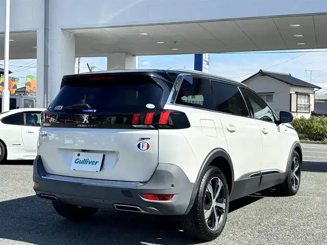 プジョー ５００８ GT ブルーHDi 熊本県 2019(令1)年 6.4万km BLANC NACRE ディスプレイオーディオ/【AppleCarPlay/AndroidAuto/Bluetooth/USB】/バックカメラ/サイドカメラ/アクティブセーフティブレーキ/レーンキープアシスト/コーナーセンサー/ブラインドスポットモニター/インテリジェントハイビーム/アダプティブクルーズコントロール/ハーフレザーシート/ステアリングリモコン/パドルシフト/パワーバックドア/ETC/電子パーキング/前後ドライブレコーダー/置くだけ充電/LEDオートライト