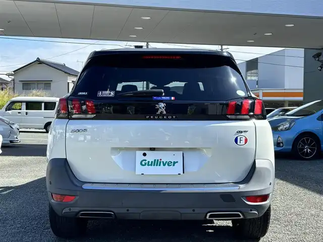 プジョー ５００８ GT ブルーHDi 熊本県 2019(令1)年 6.4万km BLANC NACRE ディスプレイオーディオ/【AppleCarPlay/AndroidAuto/Bluetooth/USB】/バックカメラ/サイドカメラ/アクティブセーフティブレーキ/レーンキープアシスト/コーナーセンサー/ブラインドスポットモニター/インテリジェントハイビーム/アダプティブクルーズコントロール/ハーフレザーシート/ステアリングリモコン/パドルシフト/パワーバックドア/ETC/電子パーキング/前後ドライブレコーダー/置くだけ充電/LEDオートライト