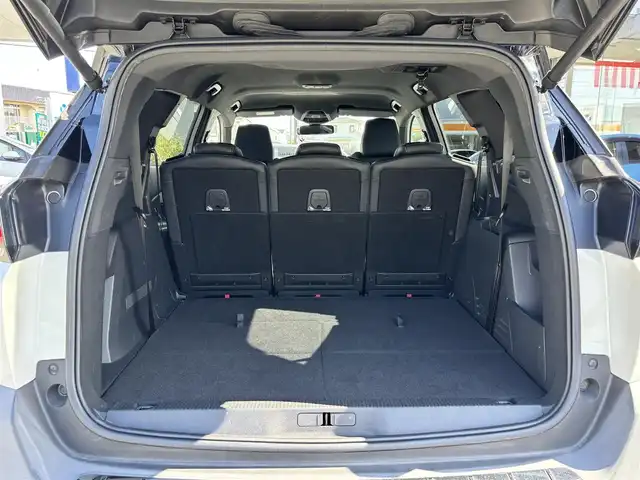 プジョー ５００８ GT ブルーHDi 熊本県 2019(令1)年 6.4万km BLANC NACRE ディスプレイオーディオ/【AppleCarPlay/AndroidAuto/Bluetooth/USB】/バックカメラ/サイドカメラ/アクティブセーフティブレーキ/レーンキープアシスト/コーナーセンサー/ブラインドスポットモニター/インテリジェントハイビーム/アダプティブクルーズコントロール/ハーフレザーシート/ステアリングリモコン/パドルシフト/パワーバックドア/ETC/電子パーキング/前後ドライブレコーダー/置くだけ充電/LEDオートライト