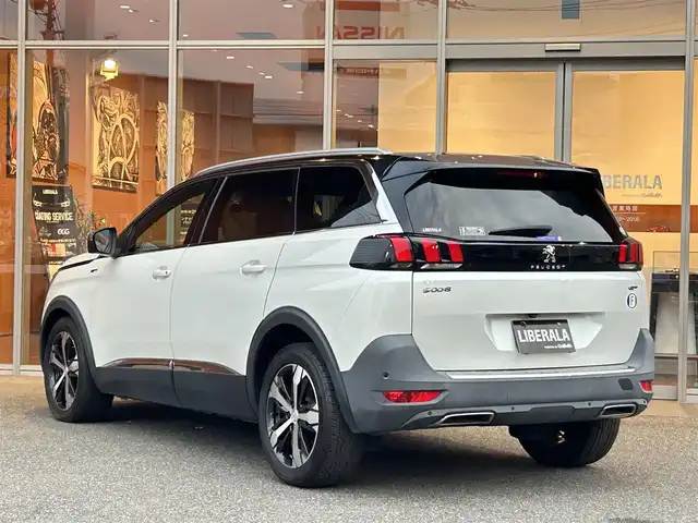 プジョー ５００８ GT ブルーHDi 福岡県 2019(令1)年 6.4万km BLANC NACRE 黒半革　/ＡＣＣ／ＢＳＭ　/ＡｐｐｌｅＣａｒＰｌａｙ　/純正ディスプレイオーディオ　/Ｂｌｕｅｔｏｏｔｈ　/Ｂカメラ／Ｓカメラ　/パドルシフト　/スマートキー　/フットトランクオープナー　/純正１８インチＡＷ