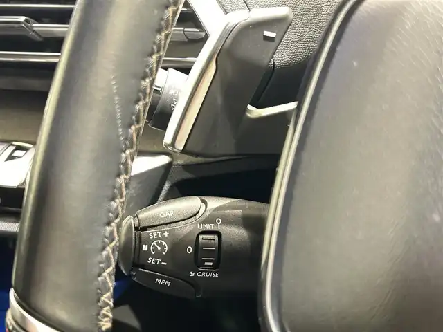 プジョー ５００８ GT ブルーHDi 福岡県 2019(令1)年 6.4万km BLANC NACRE 黒半革　/ＡＣＣ／ＢＳＭ　/ＡｐｐｌｅＣａｒＰｌａｙ　/純正ディスプレイオーディオ　/Ｂｌｕｅｔｏｏｔｈ　/Ｂカメラ／Ｓカメラ　/パドルシフト　/スマートキー　/フットトランクオープナー　/純正１８インチＡＷ