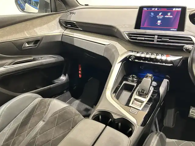 プジョー ５００８ GT ブルーHDi 福岡県 2019(令1)年 6.4万km BLANC NACRE 黒半革　/ＡＣＣ／ＢＳＭ　/ＡｐｐｌｅＣａｒＰｌａｙ　/純正ディスプレイオーディオ　/Ｂｌｕｅｔｏｏｔｈ　/Ｂカメラ／Ｓカメラ　/パドルシフト　/スマートキー　/フットトランクオープナー　/純正１８インチＡＷ