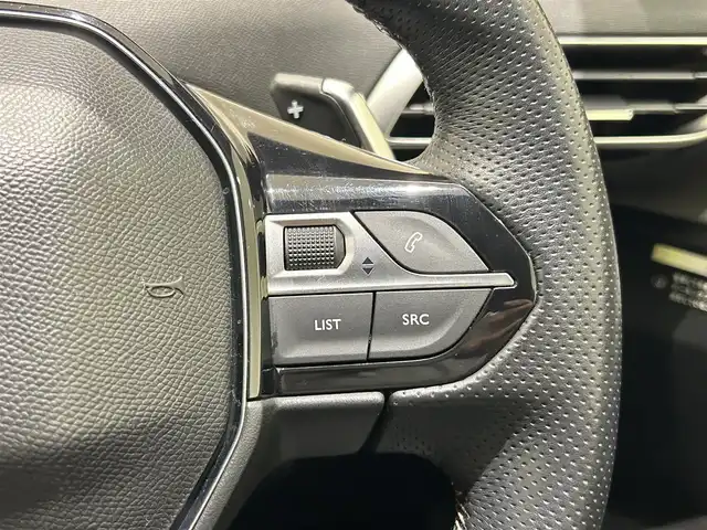 プジョー ５００８ GT ブルーHDi 福岡県 2019(令1)年 6.4万km BLANC NACRE 黒半革　/ＡＣＣ／ＢＳＭ　/ＡｐｐｌｅＣａｒＰｌａｙ　/純正ディスプレイオーディオ　/Ｂｌｕｅｔｏｏｔｈ　/Ｂカメラ／Ｓカメラ　/パドルシフト　/スマートキー　/フットトランクオープナー　/純正１８インチＡＷ