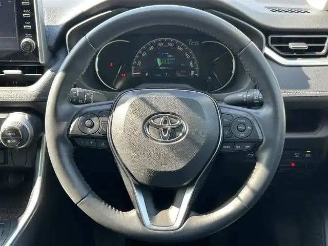 トヨタ ＲＡＶ４ G 道央・札幌 2020(令2)年 4.4万km ホワイトパールクリスタルシャイン ・４WD/・衝突軽減ブレーキ/・レザーシート/・純正9インチディスプレイオーディオ/　BT＆USB＆ラジオ/・全方位カメラ/・バックカメラ/・D席パワーシート/・シートヒーター/・TRDエアロ/・コーナーセンサー/・レーンキープアシスト/・レーダークルーズコントロール/・パワーバックドア/・オートエアコン/・オートライト/・オートリトラミラー/・MT付きAT/・ETC/・プッシュスタート/・スマートキー/・ステアリングヒーター/・ブラインドスポットモニター/・前後ドライブレコーダー/・LEDヘッドライト/・純正フロアマット/・ドアバイザー/・ウィンカーミラー/・フォグライト/・オートハイビーム/・純正18インチＡＷ