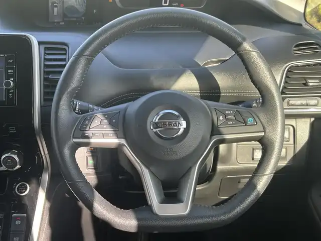 日産 セレナ ハイウェイスターVセレクションⅡ 福島県 2018(平30)年 2.3万km ブリリアントホワイトパール プロパイロット/純正ナビゲーション/型番：MM317D-W/【CD/DVD/SD/BT/TV】/アラウンドビューモニター/ドライブレコーダー/ETC/フリップダウンモニター/型番：RSA10S-L/両側パワースライドドア/ハンズフリーオートスライドドア/LEDオートライト/シートバックテーブル/リアドアサンシェード/社外フロアマット/純正ドアバイザー