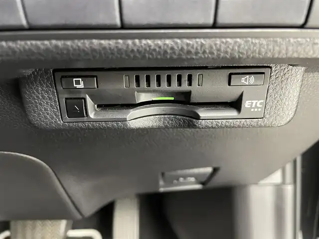 トヨタ カローラツーリング ダブルバイビー 埼玉県 2020(令2)年 3.8万km ブラックマイカ 純正ディスプレイオーディオ/(Bluetooth/USB/AM/FM)/地デジフルセグ/バックカメラ/前後ドライブレコーダー/ETC/アダプティブクルーズコントロール/車線逸脱警報/衝突軽減ブレーキ/ブラインドスポットモニター/オートマチックハイビーム/スポーツモード/電子パーキングシステム/ブレーキホールド/ステアリングリモコン/フロントフォグランプ/純正フロアマット/純正ドアバイザー/純正17インチアルミホイール