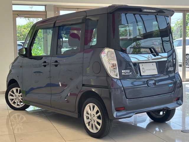日産 デイズ ルークス ハイウェイスターX 埼玉県 2014(平26)年 5.9万km プレミアムパープルP 純正ナビ/　　CD/BT/フルセグTV/アラウンドビューモニター/片側パワースライドドア/HIDヘッドライト/純正14インチAW/アイドリングストップ/プッシュスタート/ETC/禁煙車