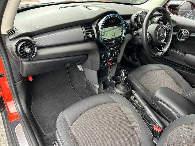 ＭＩＮＩ ミニ クーパー D 埼玉県 2021(令3)年 4.9万km ソラリスオレンジ 純正HDDナビ/(Bluetooth/USB)/バックカメラ/シートヒーター/コンフォートアクセス/ＰＤＣ/ＬＥＤヘッドライト/ＥＴＣ/オートライト/アイドリングストップ