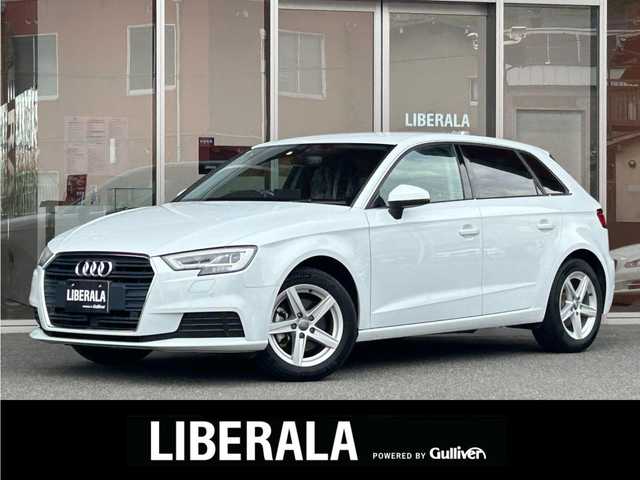 アウディ Ａ３ スポーツバック 1．4 TFSI 福岡県 2017(平29)年 4.4万km パール ナビゲーションＰＫＧ　/スマートフォンインターフェイス　/コンビニエンスＰＫＧ　/リアビューカメラ　/バーチャルコックピット　/ＬＥＤライトＰＫＧ　/純正ナビ／フルセグ　/Ｂｌｕｅｔｏｏｔｈ　/クルコン　/純正１６ＡＷ