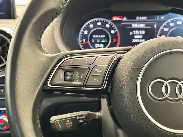 アウディ Ａ３ スポーツバック 1．4 TFSI 福岡県 2017(平29)年 4.4万km パール ナビゲーションＰＫＧ　/スマートフォンインターフェイス　/コンビニエンスＰＫＧ　/リアビューカメラ　/バーチャルコックピット　/ＬＥＤライトＰＫＧ　/純正ナビ／フルセグ　/Ｂｌｕｅｔｏｏｔｈ　/クルコン　/純正１６ＡＷ