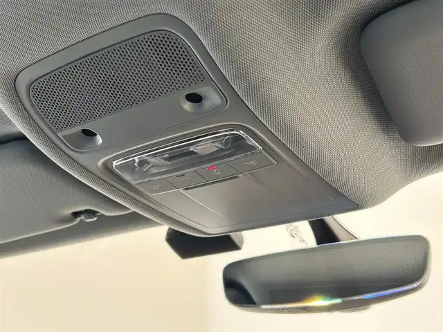 アウディ Ａ３ スポーツバック 1．4 TFSI 福岡県 2017(平29)年 4.4万km パール ナビゲーションＰＫＧ　/スマートフォンインターフェイス　/コンビニエンスＰＫＧ　/リアビューカメラ　/バーチャルコックピット　/ＬＥＤライトＰＫＧ　/純正ナビ／フルセグ　/Ｂｌｕｅｔｏｏｔｈ　/クルコン　/純正１６ＡＷ