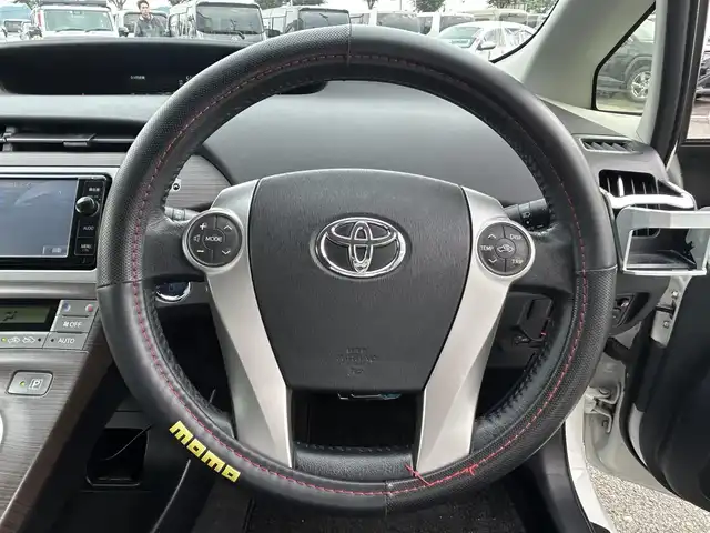 トヨタ プリウス S 和歌山県 2015(平27)年 5.3万km ホワイトパールクリスタルシャイン 純正ナビ/バックカメラ/ワンセグTV/（BT/DVD)/TRDエアロパーツ/モデリスタマフラー/純正フロアマット/純正アルミホイール/アイドリングストップ/HIDヘッドライト/オートライト/フォグランプ/オートライト