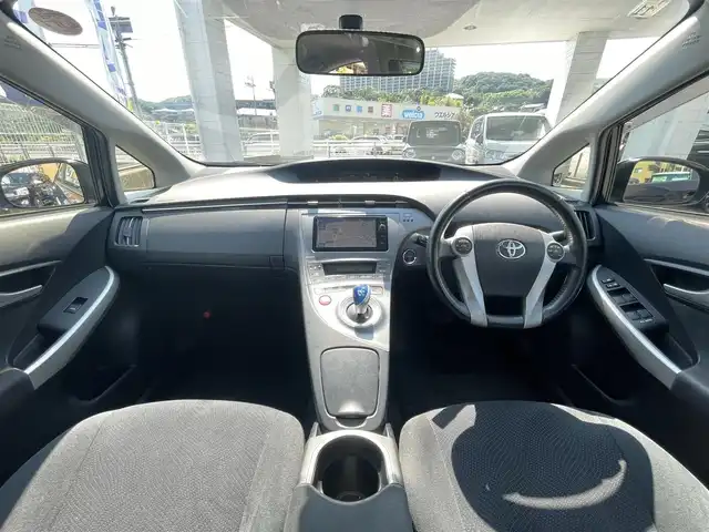 トヨタ プリウス S 兵庫県 2014(平26)年 11.7万km ボルドーマイカメタリック (株)IDOMが運営する【じしゃロン神戸名谷店】の自社ローン専用車両になりますこちらは現金またはオートローンご利用時の価格です。自社ローンご希望の方は別途その旨お申付け下さい。/メモリナビ(フルセグTV/BT/CD/DVD)/フルセグテレビ/バックカメラ/プッシュスタート/スペアキー/ウィンカーミラー/純正アルミホイール