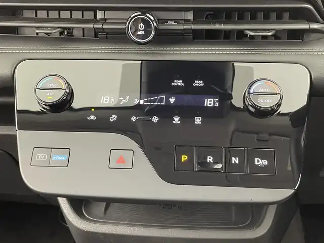 日産 セレナ e－パワー ハイウェイスター V 大分県 2023(令5)年 4.1万km プリズムホワイト メーカーOPナビ（12.3インチ）/TV/Bluetooth/アラウンドビューモニター/両側パワースライドドア/フリップダウンモニター/プロパイロット/デジタルインナーミラー/レーダークルーズ/電動パーキングブレーキ/LEDヘッドライト/フロアマット/プッシュスタート/BSM/ETC