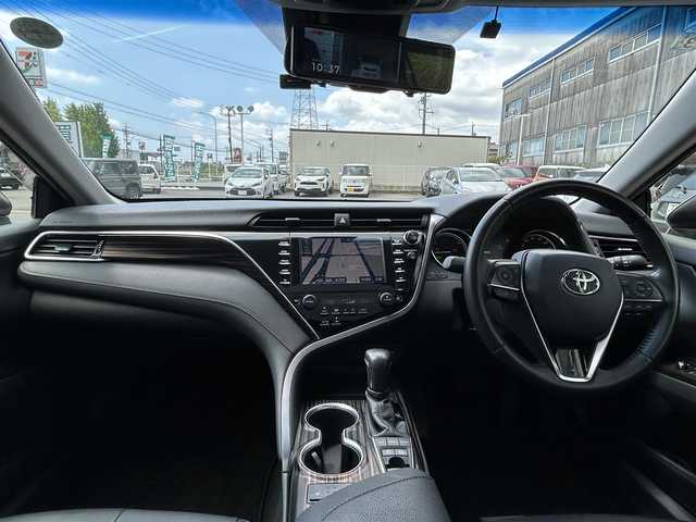 トヨタ カムリ G レザーパッケージ 愛知県 2017(平29)年 7万km アティチュードブラックマイカ 純正メモリナビ/フルセグテレビ/バックカメラ/Bluetooth/ウィンカーミラー/クルーズコントロール/サンルーフ/ドアバイザー/プッシュスタート/パワーバックドア/ビルトインETC/デジタルインナーミラー/衝突軽減ブレーキ/BSM