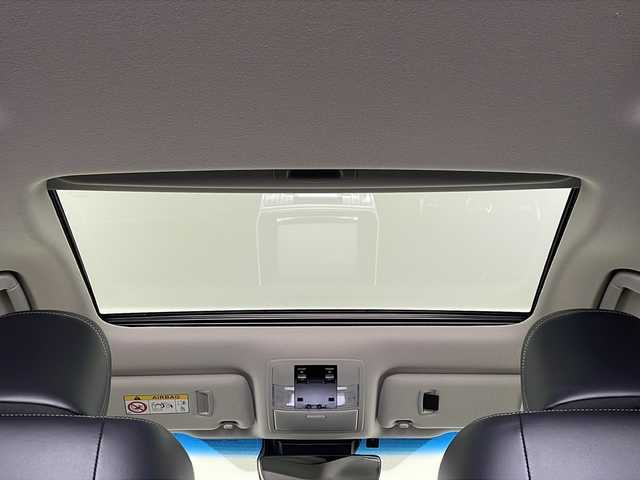 トヨタ ランドクルーザー プラド TX Lパッケージ 新潟県 2023(令5)年 1.8万km ブラック 純正SDナビ（Bluetooth・CD・DVD）　/サンルーフ　/ルーフレール　/レザーシート　/セーフティセンス　/バックカメラ　/フルセグ　/追従クルーズコントロール/レーンキープアシスト　/コーナーセンサー　/前席パワーシート　/前席シートヒーター　/前席エアシート　/電動格納サードシート/LEDオートライト/オートマチックハイビーム/リバース連動ミラー/ETC/４WD/MTモード付AT/スマートキー/純正フロアマット/純正１９インチアルミホイール