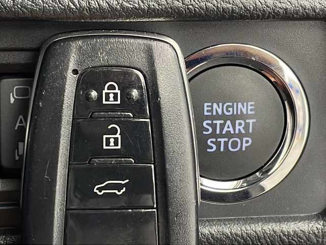 トヨタ ランドクルーザー プラド TX Lパッケージ 新潟県 2023(令5)年 1.8万km ブラック 純正SDナビ（Bluetooth・CD・DVD）　/サンルーフ　/ルーフレール　/レザーシート　/セーフティセンス　/バックカメラ　/フルセグ　/追従クルーズコントロール/レーンキープアシスト　/コーナーセンサー　/前席パワーシート　/前席シートヒーター　/前席エアシート　/電動格納サードシート/LEDオートライト/オートマチックハイビーム/リバース連動ミラー/ETC/４WD/MTモード付AT/スマートキー/純正フロアマット/純正１９インチアルミホイール