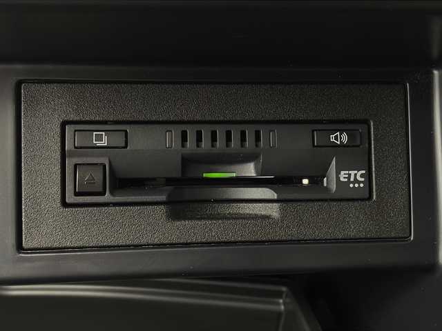 トヨタ ランドクルーザー プラド TX Lパッケージ 新潟県 2023(令5)年 1.8万km ブラック 純正SDナビ（Bluetooth・CD・DVD）　/サンルーフ　/ルーフレール　/レザーシート　/セーフティセンス　/バックカメラ　/フルセグ　/追従クルーズコントロール/レーンキープアシスト　/コーナーセンサー　/前席パワーシート　/前席シートヒーター　/前席エアシート　/電動格納サードシート/LEDオートライト/オートマチックハイビーム/リバース連動ミラー/ETC/４WD/MTモード付AT/スマートキー/純正フロアマット/純正１９インチアルミホイール