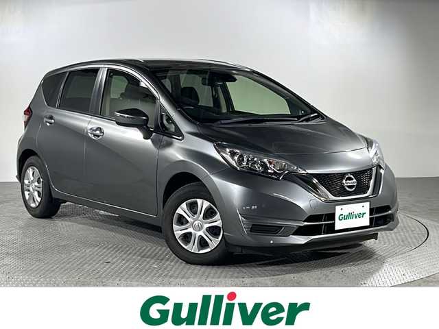 日産 ノート X 沖縄県 2018(平30)年 4.4万km ダークメタルグレー 禁煙車/県外仕入れ/純正ナビ/（フルセグTV/CD/DVD/AUX）/エマージェンシーブレーキ/ドライブレコーダー/LEDヘッドライト/プッシュスタート/スマートキー/電動格納ウィンカーミラー/純正フロアマット/純正ホイールキャップ