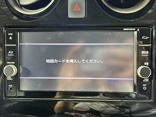 日産 ノート X 沖縄県 2018(平30)年 4.4万km ダークメタルグレー 禁煙車/県外仕入れ/純正ナビ/（フルセグTV/CD/DVD/AUX）/エマージェンシーブレーキ/ドライブレコーダー/LEDヘッドライト/プッシュスタート/スマートキー/電動格納ウィンカーミラー/純正フロアマット/純正ホイールキャップ