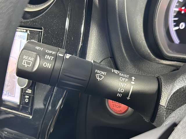 日産 ノート X 沖縄県 2018(平30)年 4.4万km ダークメタルグレー 禁煙車/県外仕入れ/純正ナビ/（フルセグTV/CD/DVD/AUX）/エマージェンシーブレーキ/ドライブレコーダー/LEDヘッドライト/プッシュスタート/スマートキー/電動格納ウィンカーミラー/純正フロアマット/純正ホイールキャップ