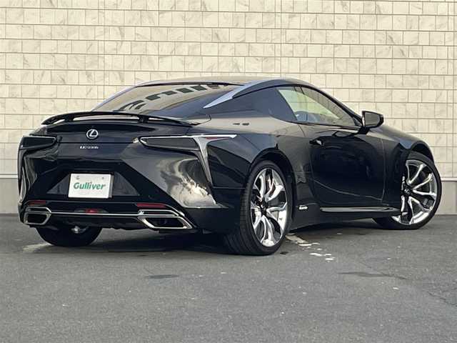 レクサス ＬＣ 500h Sパッケージ 愛知県 2017(平29)年 6.6万km グラファイトブラックガラスフレーク ”マークレビンソン”リファレンスサラウンドサウンドシステム/カーボンルーフ/格納式アクティブリヤウィング/アンビエントイルミネーション/アルカンターラシート/TFT液晶式メーター/カラーヘッドアップディスプレイ/ディスプレイオーディオ（コネクッティッドナビ対応）/ETC2.0/バックカメラ/フルセグTV/CD/DVD/Blu-ray再生/ミュージックサーバー（SD録音）/Bluetooth/USB/AUX接続/パワーシート（D/N）/オートスライドアウェイ&リターンメモリー機能（D）/ワンタッチウォークインシート/シートヒーター（D/N）/シートベンチレーション（D/N）/純正フロアマット/純正21インチアルミホイール/LEDヘッドライト/オートマチックハイビーム/コーナーセンサー/横滑り防止装置/レーンキープアシスト/ブラインドスポットモニター/電動パーキングブレーキ/ブレーキホールド/純正ドライブレコーダー（前）/レーダークルーズコントロール/パドルシフト/プリクラッシュセーフティシステム