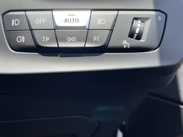 ＢＭＷ １１８ｄ Mスポーツ 福島県 2022(令4)年 4.2万km アルピンホワイトⅢ 純正HDDナビ/AM/FM/BT/USB/レーダークルーズコントロール/クリアランスソナー/ハーフレザーシート/パワーシート/パワーバックドア/バックカメラ/ステアリングリモコン/アイドリングストップ/LEDヘッドライト/フォグ/リアフォグ/プッシュスタート/フロアマット/純正ドライブレコーダー/ワイヤレス充電/USB充電ポート/ETC 2.0