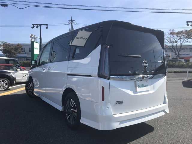 日産 セレナ ハイウェイスター V 鳥取県 2023(令5)年 1.5万km パールⅡ 特別塗装色/XKJ（カラーコード）/2トーン/プリズマホワイト/スーパーブラック/純正ナビ/フルセグ/BT/USB/アラウンドビューモニター/フリップダウンモニター/ETC2.0/エマージェンシーブレーキ/プロパイロット/クルーズコントロール/レーンキープアシスト/デジタルインナーミラー/LEDヘットライト/両側パワースライド/純正16インチアルミホイール/プッシュエンジンスタート/フロアマット/スペアキー