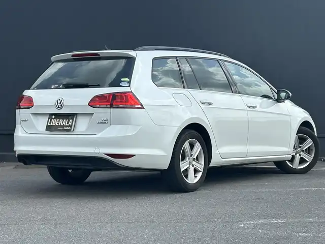 フォルクスワーゲン ゴルフ ヴァリアント TSI コンフォートライン プレミアムED 茨城県 2015(平27)年 7.7万km オリックスホワイトマザーオブパールエフェクト 純正メモリーナビ/（AM.FM.CD.DVD.BT.USB）/フルセグTV/バックカメラ/ETC/ドラレコ/クルーズコントロール/LEDヘッドライト/オートライト/スマートキー/プッシュスタート