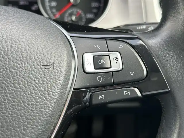 フォルクスワーゲン ゴルフ ヴァリアント TSI コンフォートライン プレミアムED 茨城県 2015(平27)年 7.7万km オリックスホワイトマザーオブパールエフェクト 純正メモリーナビ/（AM.FM.CD.DVD.BT.USB）/フルセグTV/バックカメラ/ETC/ドラレコ/クルーズコントロール/LEDヘッドライト/オートライト/スマートキー/プッシュスタート