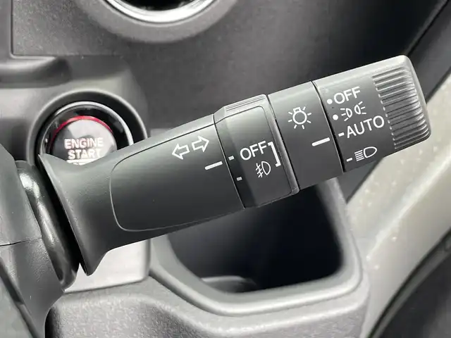ホンダ Ｎ ＢＯＸ カスタム ターボ コーディネートS 滋賀県 2025(令7)年 0.1千km プラチナホワイトパール 届出済未使用車/純正9インチナビ/【Bluetooth/CD/DVD/フルセグTV/Apple CarPlay/Android Auto】/両側パワースライドドア/全方位カメラ/ホンダセンシング/・衝突軽減ブレーキ/・先行車発進お知らせ機能/・歩行者事故低減ステアリング/・路外逸脱抑制機能/・標識認識機能/・渋滞追従機能付アダプティブクルーズコントロール/・車線維持支援システム（LKAS）/・誤発進抑制機能/・後方誤発進抑制機能/・近距離衝突軽減ブレーキ/・急アクセル抑制機能/・パーキングセンサーシステム/・オートハイビーム/LEDヘッドライト/クリアランスソナー/D/Nシートヒーター/パドルシフト/プッシュスタート/スマートキー/ステアリングリモコン