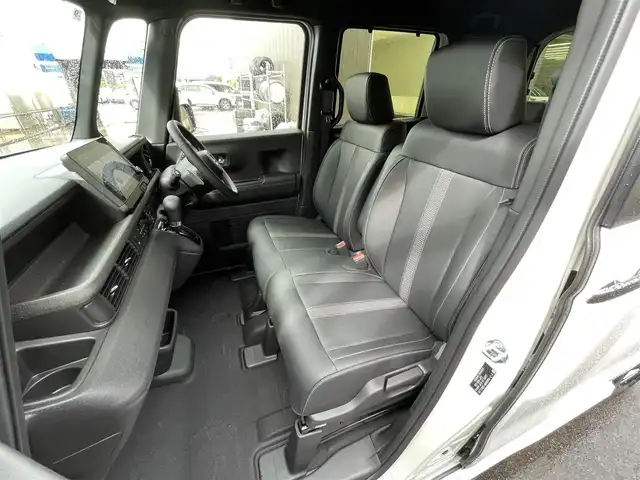 ホンダ Ｎ ＢＯＸ カスタム ターボ コーディネートS 滋賀県 2025(令7)年 0.1千km プラチナホワイトパール 届出済未使用車/純正9インチナビ/【Bluetooth/CD/DVD/フルセグTV/Apple CarPlay/Android Auto】/両側パワースライドドア/全方位カメラ/ホンダセンシング/・衝突軽減ブレーキ/・先行車発進お知らせ機能/・歩行者事故低減ステアリング/・路外逸脱抑制機能/・標識認識機能/・渋滞追従機能付アダプティブクルーズコントロール/・車線維持支援システム（LKAS）/・誤発進抑制機能/・後方誤発進抑制機能/・近距離衝突軽減ブレーキ/・急アクセル抑制機能/・パーキングセンサーシステム/・オートハイビーム/LEDヘッドライト/クリアランスソナー/D/Nシートヒーター/パドルシフト/プッシュスタート/スマートキー/ステアリングリモコン