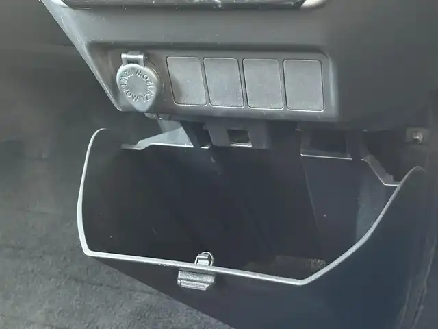 トヨタ タンク カスタムG－T 埼玉県 2017(平29)年 11.5万km レーザーブルークリスタルシャイン (株)IDOMが運営する【じしゃロン鳩ヶ谷店】の自社ローン専用車両になりますこちらは現金またはオートローンご利用時の価格です。自社ローンご希望の方は別途その旨お申付け下さい/スマートアシスト２/・衝突回避支援ブレーキ/・衝突警報機能/・車線逸脱警報機能/・誤発進抑制制御機能/両側パワースライドドア/純正ＳＤナビ/　(CD/DVD/SD/Bluetooth接続)/フルセグＴＶ/バックカメラ/ビルドインＥＴＣ/プッシュスタート/クルーズコントロール/後部席サンシェード/ＬＥＤヘッドライト/ＬＥＤフォグランプ