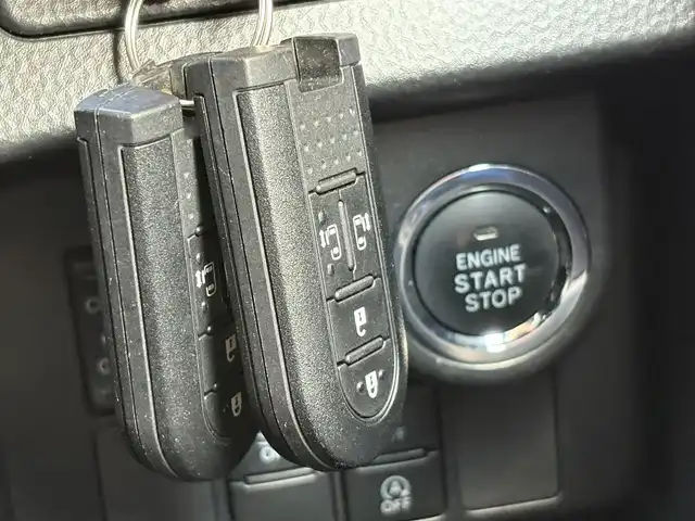 トヨタ タンク カスタムG－T 埼玉県 2017(平29)年 11.5万km レーザーブルークリスタルシャイン (株)IDOMが運営する【じしゃロン鳩ヶ谷店】の自社ローン専用車両になりますこちらは現金またはオートローンご利用時の価格です。自社ローンご希望の方は別途その旨お申付け下さい/スマートアシスト２/・衝突回避支援ブレーキ/・衝突警報機能/・車線逸脱警報機能/・誤発進抑制制御機能/両側パワースライドドア/純正ＳＤナビ/　(CD/DVD/SD/Bluetooth接続)/フルセグＴＶ/バックカメラ/ビルドインＥＴＣ/プッシュスタート/クルーズコントロール/後部席サンシェード/ＬＥＤヘッドライト/ＬＥＤフォグランプ