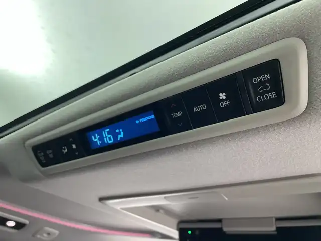 トヨタ アルファード S Cパッケージ 群馬県 2020(令2)年 5.7万km ホワイトパールクリスタルシャイン サンルーフ　純正ディスプレイオーディオ　純正１２．１型後席モニター　バックカメラ　シートベンチレーション　両側電動スライドドア　デジタルインナーミラー　ＬＥＤ　ＢＳＭ　ＥＴＣ　スマートキー　禁煙車