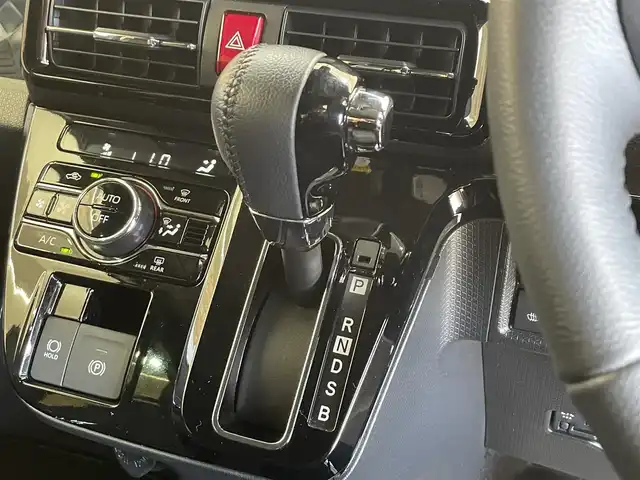 ダイハツ タント カスタム RS 岩手県 2023(令5)年 1万km シャイニングホワイトパール ４WD/ターボ/両側パワースライドドア/スマートアシスト/衝突回避支援ブレーキ/ブレーキ制御付き誤発進抑制機能/車線逸脱警報/アダプティブクルーズコントロール/レーンキープコントロール/オートハイビーム/標識認識機能/先行車発信お知らせ機能/コーナーセンサー/横滑り防止装置/アイドリングストップ/ロールサンシェード/前席シートヒーター/運転席ロングスライドシート/オプションALPINE製ナビ/フルセグTV/バックカメラ/ETC/LEDヘッドライト/LEDフォグライト/純正１５インチアルミホイール