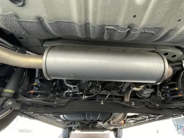 日産 セレナ ライダー プロパイロット E 滋賀県 2017(平29)年 2.1万km ダイヤモンドブラック 社外エアロ/社外フロントグリル/両側パワースライドドア/フリップダウンモニター/純正9インチナビ【MM516D-L】/（AM/FM/フルセグ/CD/DVD/Bluetooth）/バックカメラ/ETC/ドライブレコーダー/スタッドレスタイヤ積込/踏み間違い防止アシスト/ブレーキアシスト/プリクラッシュブレーキアシスト/ヒルスタート（坂道発進）アシスト/前方衝突防止支援システム/TCS（トラクションコントロールシステム）/VDC（ビークルダイナミクスコントロール）/レーンキープアシスト/車間自動制御システム	/ASCD（オートスピードコントロール装置）/ABS（アンチロックブレーキシステム）/コーナー・バックセンサー（ソナー）/標識検知機能/電動格納ミラー/電子パーキング/ブレーキホールド/ステアリングスイッチ/オートライト/LEDヘッドライト/フロントフォグ/フルオートエアコン/プッシュスタート/スマートキー/純正フロアマット/純正ドアバイザー